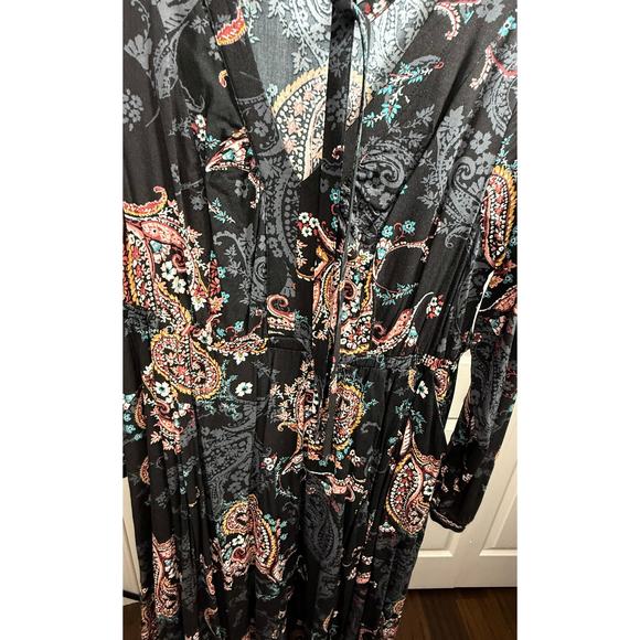 Torrid Sz 0 (12) Paisley Black/Red Long Sleeved V Neck Fit and Flare Dress - Picture 4 of 10